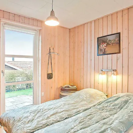 Three-bedroom Holiday In 8 Hébergement de vacances